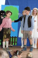 Die Theater-AG führt das Theaterstück „Im Hexenwald“ auf