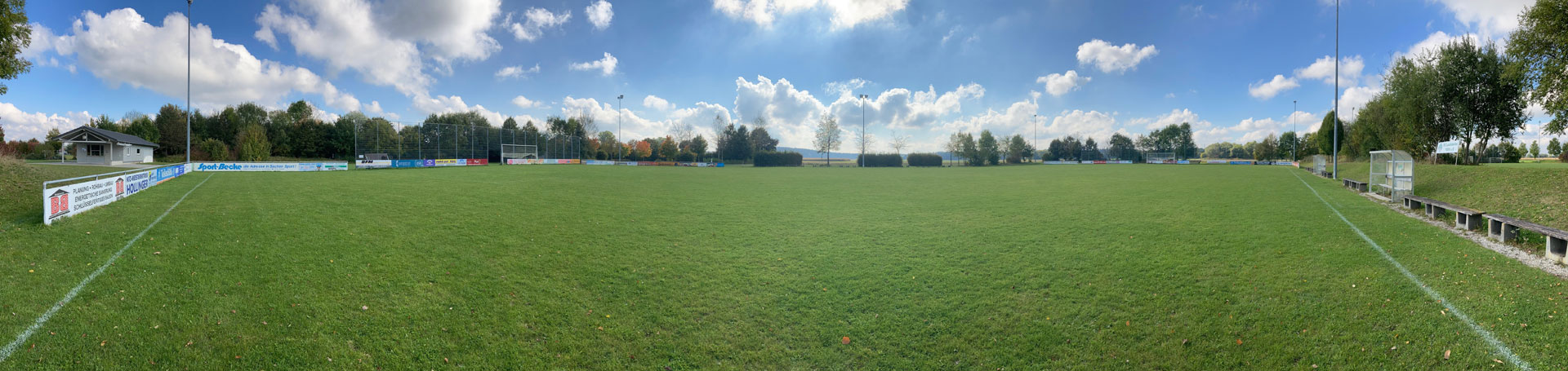 Grossansicht in neuem Fenster: Sportplatz Landsberied an der Jahnstraße