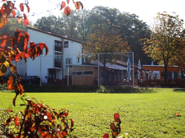 Grossansicht in neuem Fenster: Sportanlage des SV Althegnenberg (009)